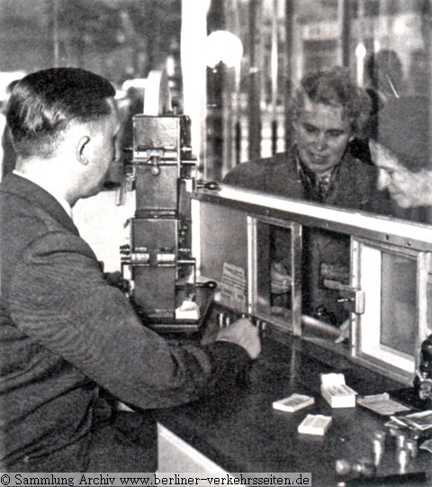 Fahrkartenausgabe (1960) Berliner U-Bahn mit doppelten Hnel&Schwarz Fahrkartengeber