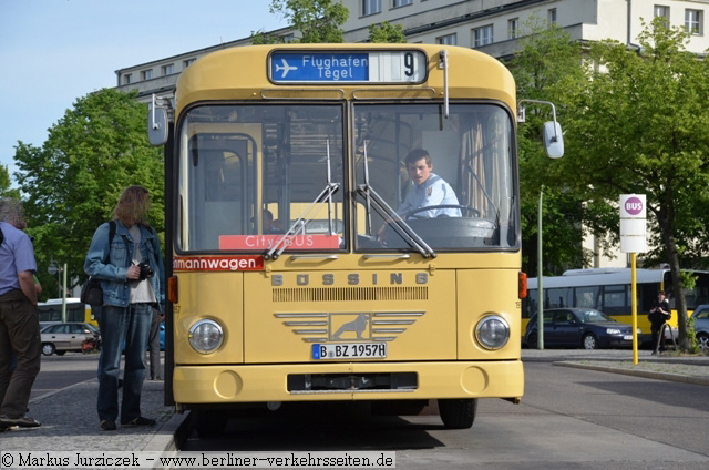 Wagen 1957 an der Hertzallee (Aufstellflche)