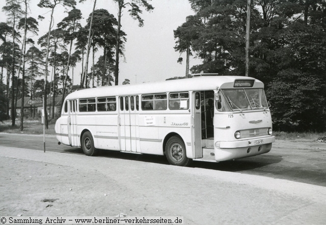 1964: Ikarus 66 im Ostberliner Stadtverkehr (Foto nur zur Verwendung bei den www.b-v-s.berlin)