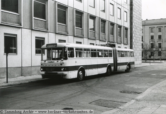 1967: Ikarus 180