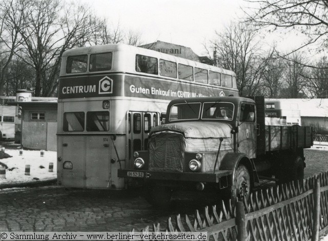 1968: Schlepper BVG-Ost  Bildverwendung nur fr die Berliner Verkehrsseiten  Nutzung ausserhalb des Webangebotes nicht mglich  Siehe Nutzungsrecht unter www.b-v-s.berlin BVS-Online-Archiv - Archivnutzung