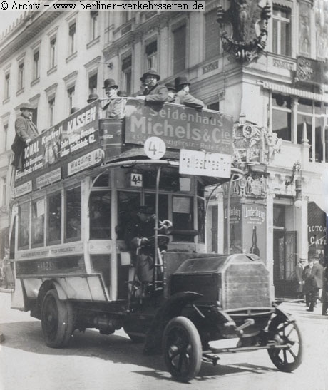 Kraftbus der ABOAG auf der Linie 4A (1909)  in der Friedrichstrae