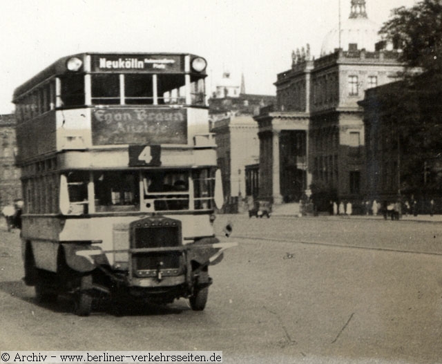 Wagen der Linie 4 Unter den Linden