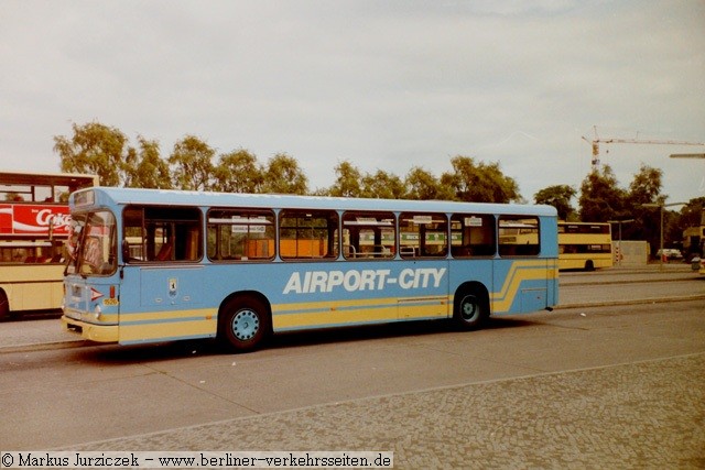 E2H Wagen 1526 Flughafenbus am Bahnhof Zoo