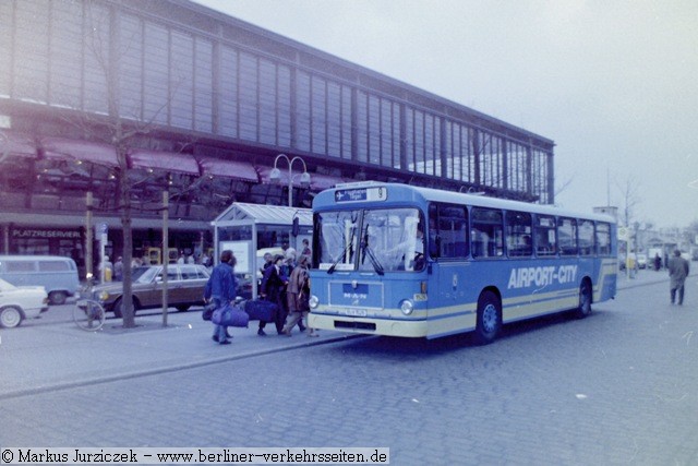 E2H Wagen 1526 Flughafenbus Linie 9 Bhf Zoologischer Garten (1987)