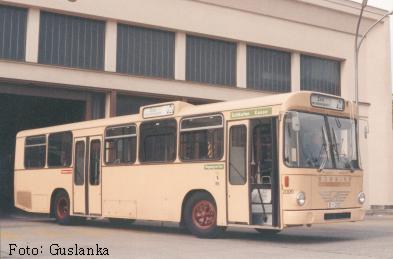 Wagen 2000 vor der Wagenhalle Britz (Museumssammlung)