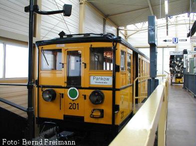 Triebwagen 201 wurde an das DB-Museum abgegeben, wo er einem Brand zum Opfer fiel