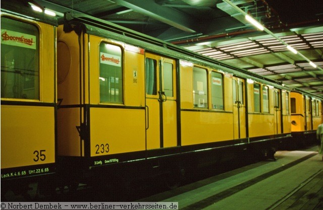 B1 Beiwagen 233 in der BVG-Fahrzeugsammlung Betriebshof Britz B1 Beiwagen 233 in der BVG-Fahrzeugsammlung Betriebshof Britz