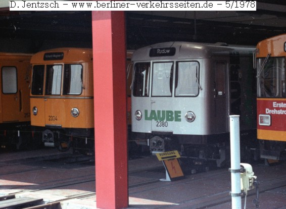 DL Doppeltriebwagen 2380/2381 mit der legendren silbernen Laube-Reklame (1978)