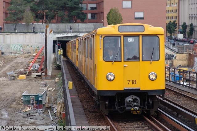 SELTRAC 718 auf der Strecke A unterwegs