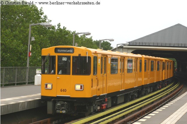 A3L 82 auf der Hochbahnstrecke B