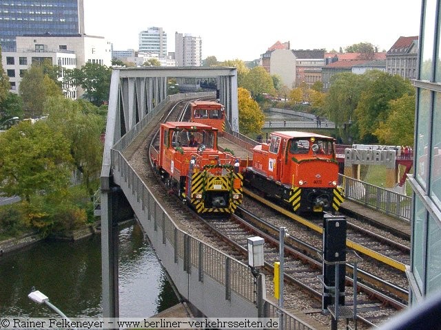 Fahrzeugparade 2002 zum Anlass 100 Jahre U-Bahn in Deutschland