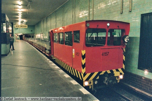 Spitzenwagen 4157 - Von diesem Wagen wird der Zug gesteuert wenn der Spitzenwagen an der Spitze fhrt
