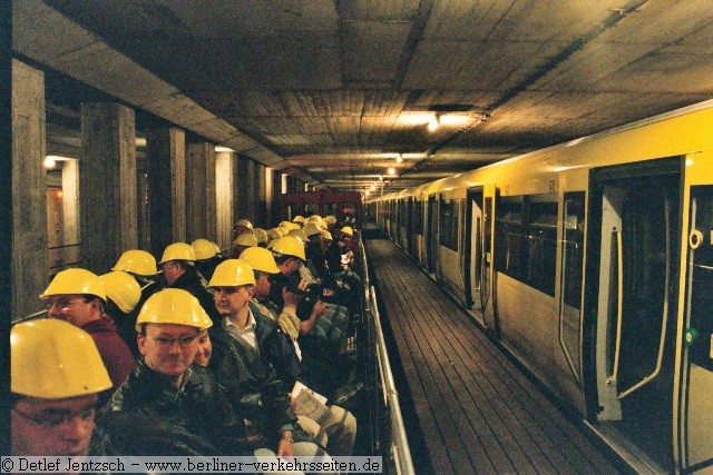 Rangierbewegungen zum Umsetzen zwischen den  U-Bahnlinien