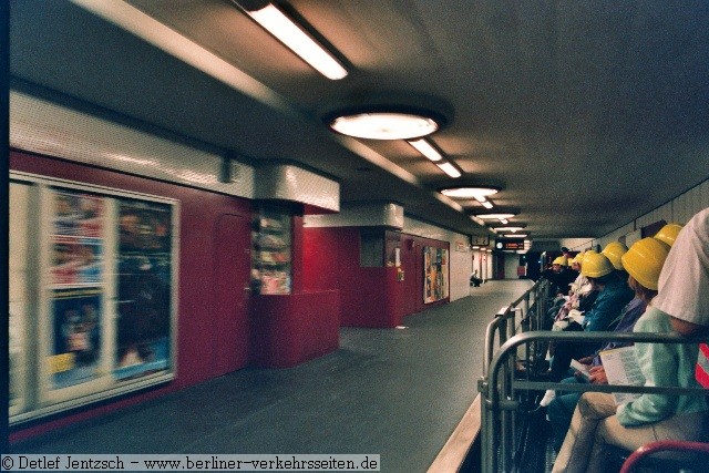 Langsame Fahrt durch die Bahnhfe