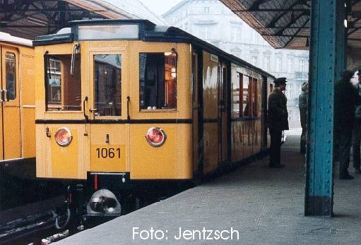 Der A2 Stromschienenschmierzug