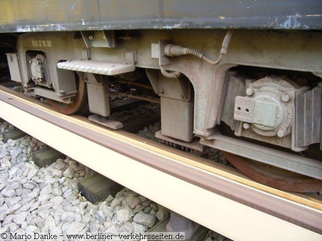 Drahtbrsten zum lsen von Verunreinigungen (Blattlaub) auf der Fahrschiene