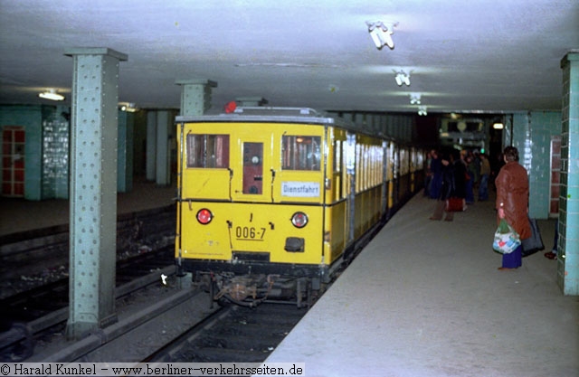 Stromwagen 09.03.1979 Durchfahrt Alexanderplatz (Linie E)