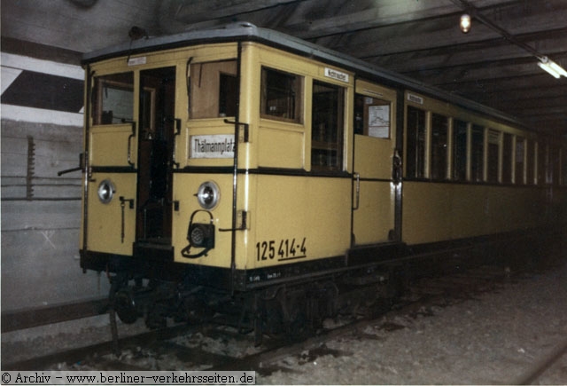 Triebwagen 125 414 im Waisentunnel (1988)