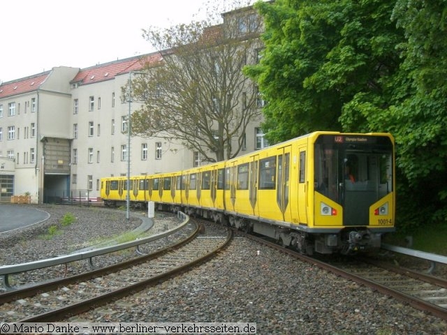 Hk-Zug mit eigener Kraft auf Gleis 31