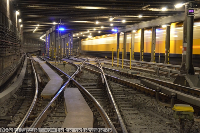 Weichenstrae aus dem berfhrungstunnel  C/D Richtung  Kottbusser Tor (4/2015)
