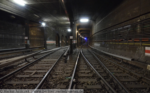 Vom Bahnsteig Hpu Richtung Mckernbrcke (4/2015)