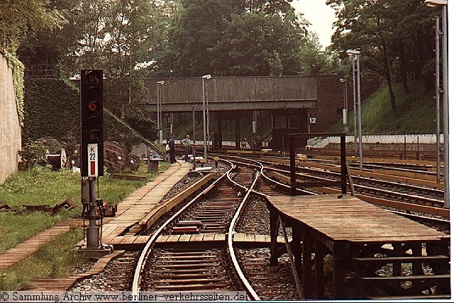 Blick aus Richtung Wagenhalle zum Bahnsteig