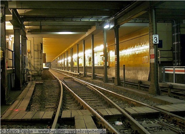 Blick in den Bahnsteig Bahnhof Seestrae (2/2010)