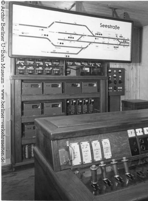 1957: In der letzten Umbauphase des Bahnhofes - Mit freundlicher Untersttzung U-Bahn Museum Berlin