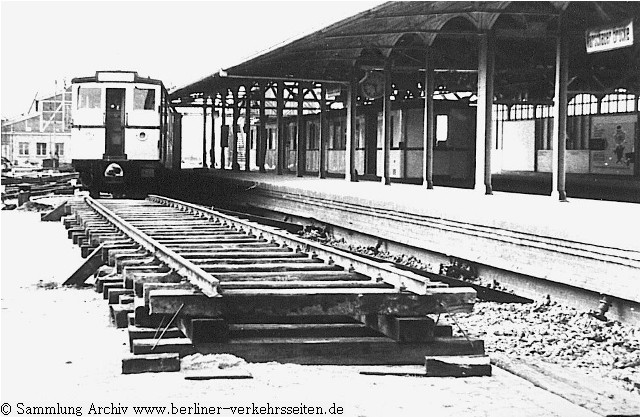 Wb_1961_Abtransport_Fahrzeuge