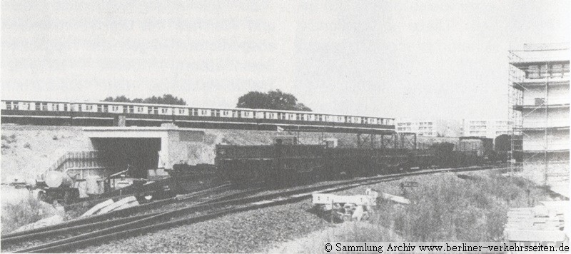 Rechts Stw Wh mit der bergabegruppe und Blick auf das berwerfbauwerk der S-Bahn ber die U-Bahn. (1988)