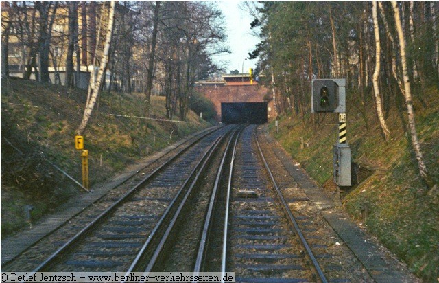 Selbstblocksignal 146 Dahlemer Bahn mit magnetischer Fahrsperre 1978 Foto Detlef Jentzsch