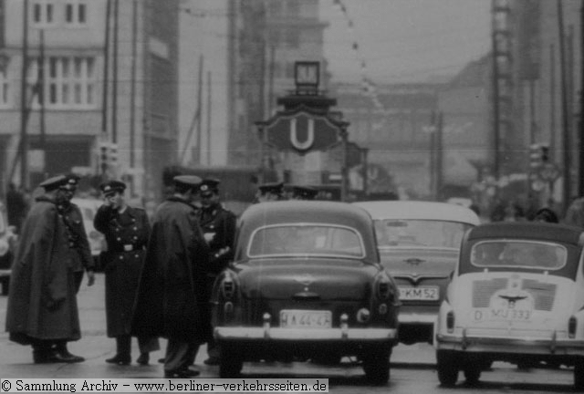 Berlin vor dem Mauerbau: Kontrolle des Sektorenverkehrs