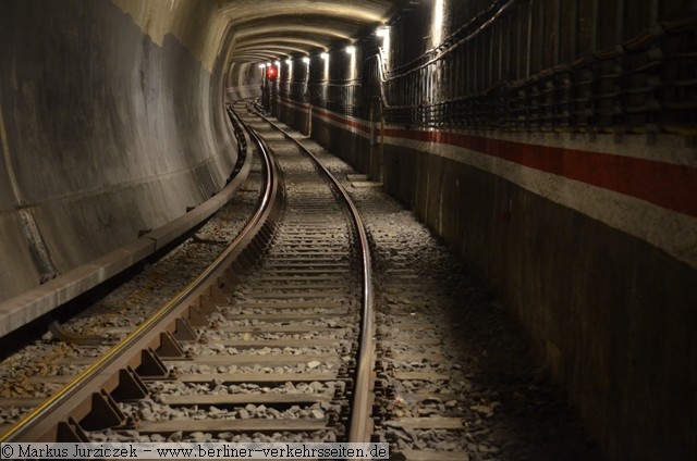 Waisentunnel: Verbindung der Strecken D / E